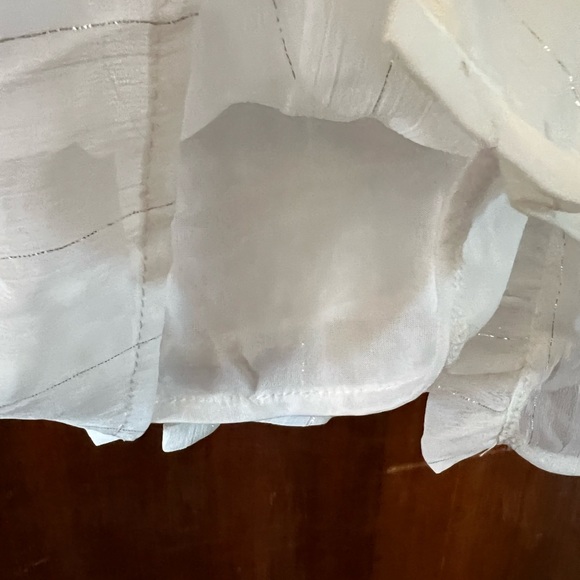 NWT womans beautiful white top - Picture 8 of 12